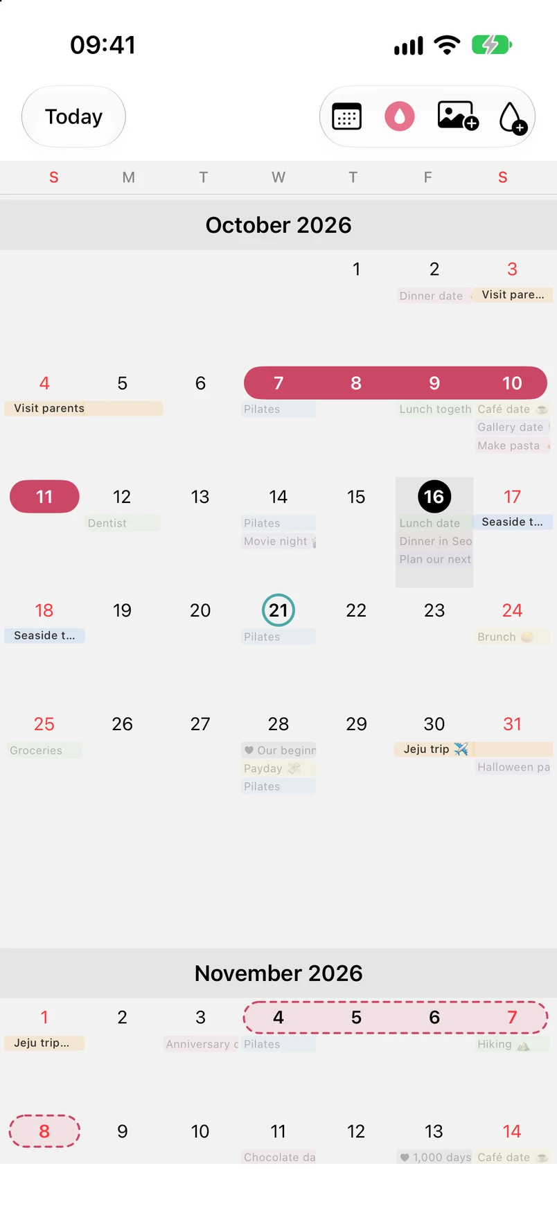 Month view with menstrual cycle mode on and dotted estimates for November