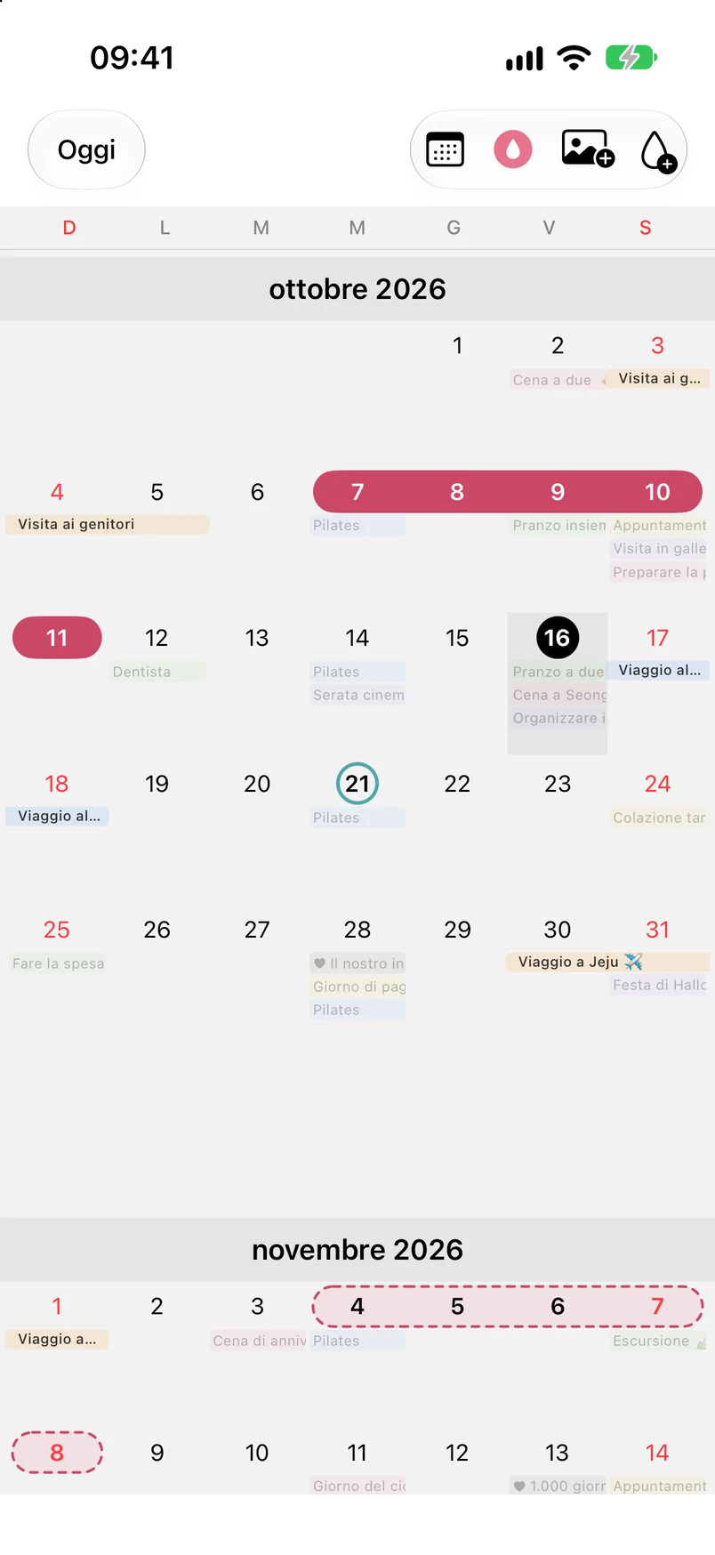 Vista mensile con la modalità ciclo mestruale attivata e date previste di novembre con linea tratteggiata